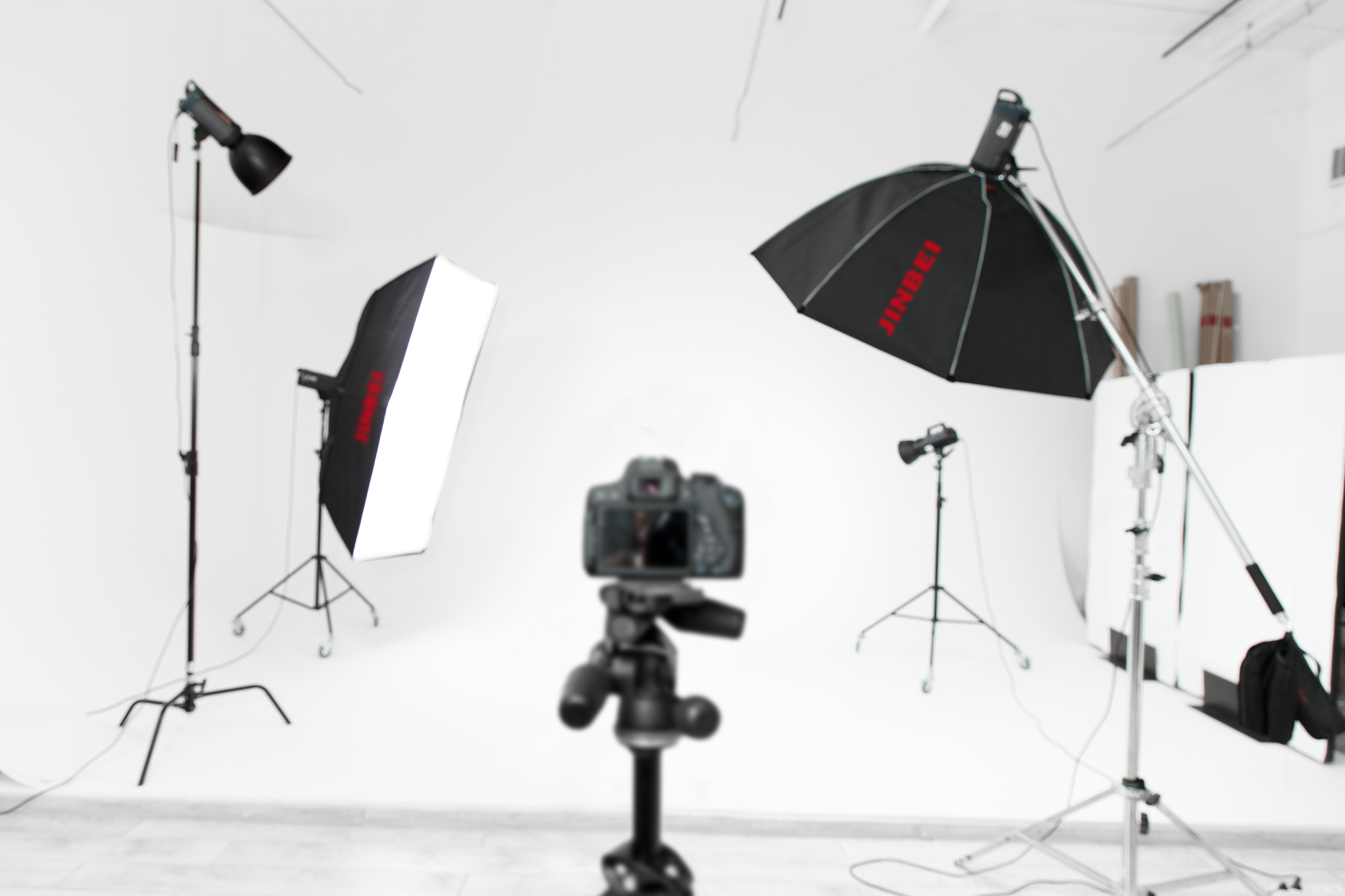 The first own photo studio – you have to consider that! – Jinbei