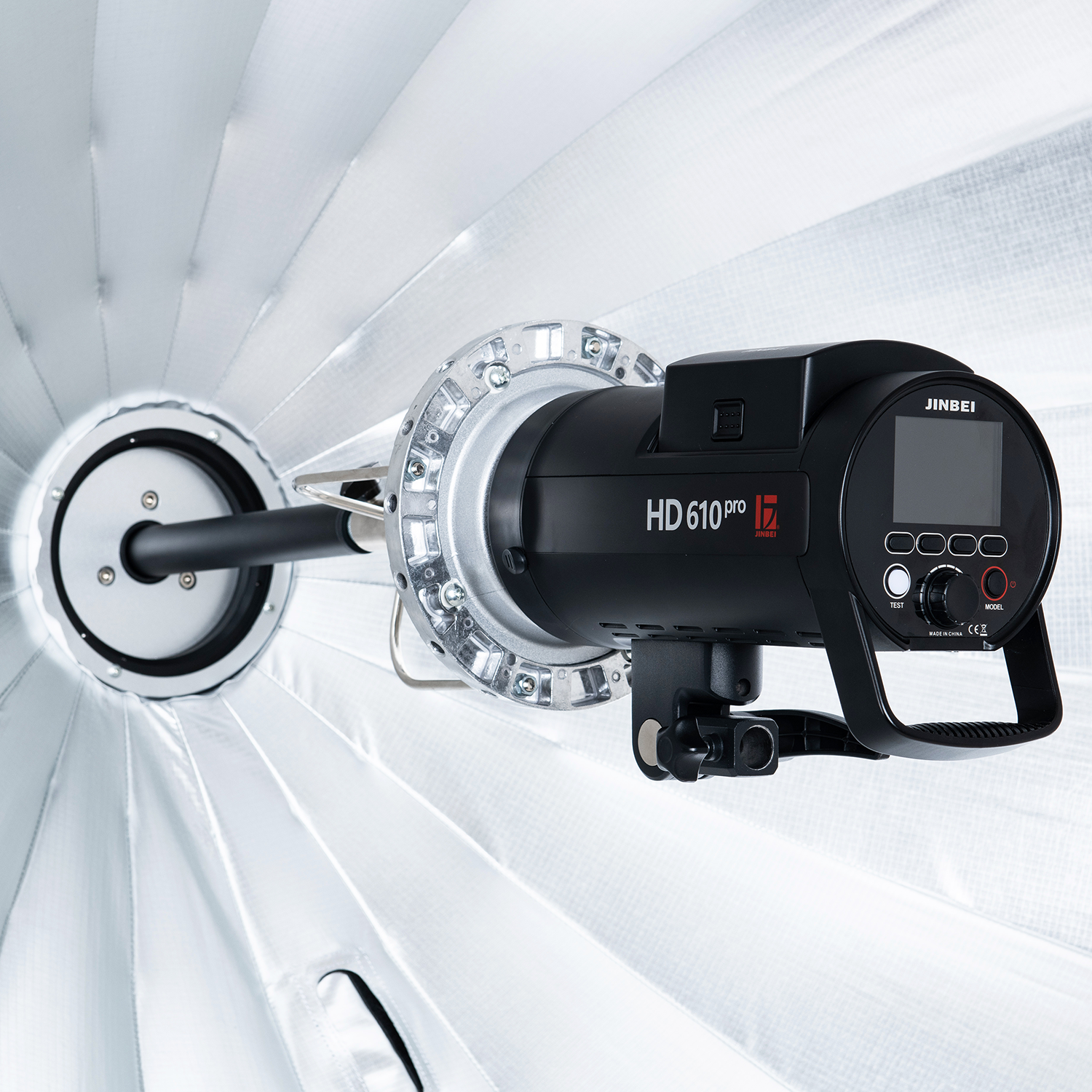 Zoom focus system | for deep reflective softboxes